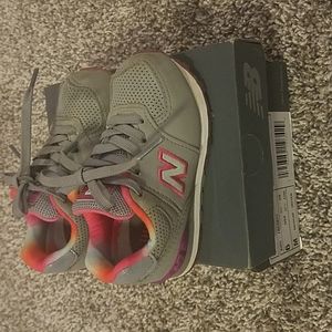 New Balance size 6 Gray